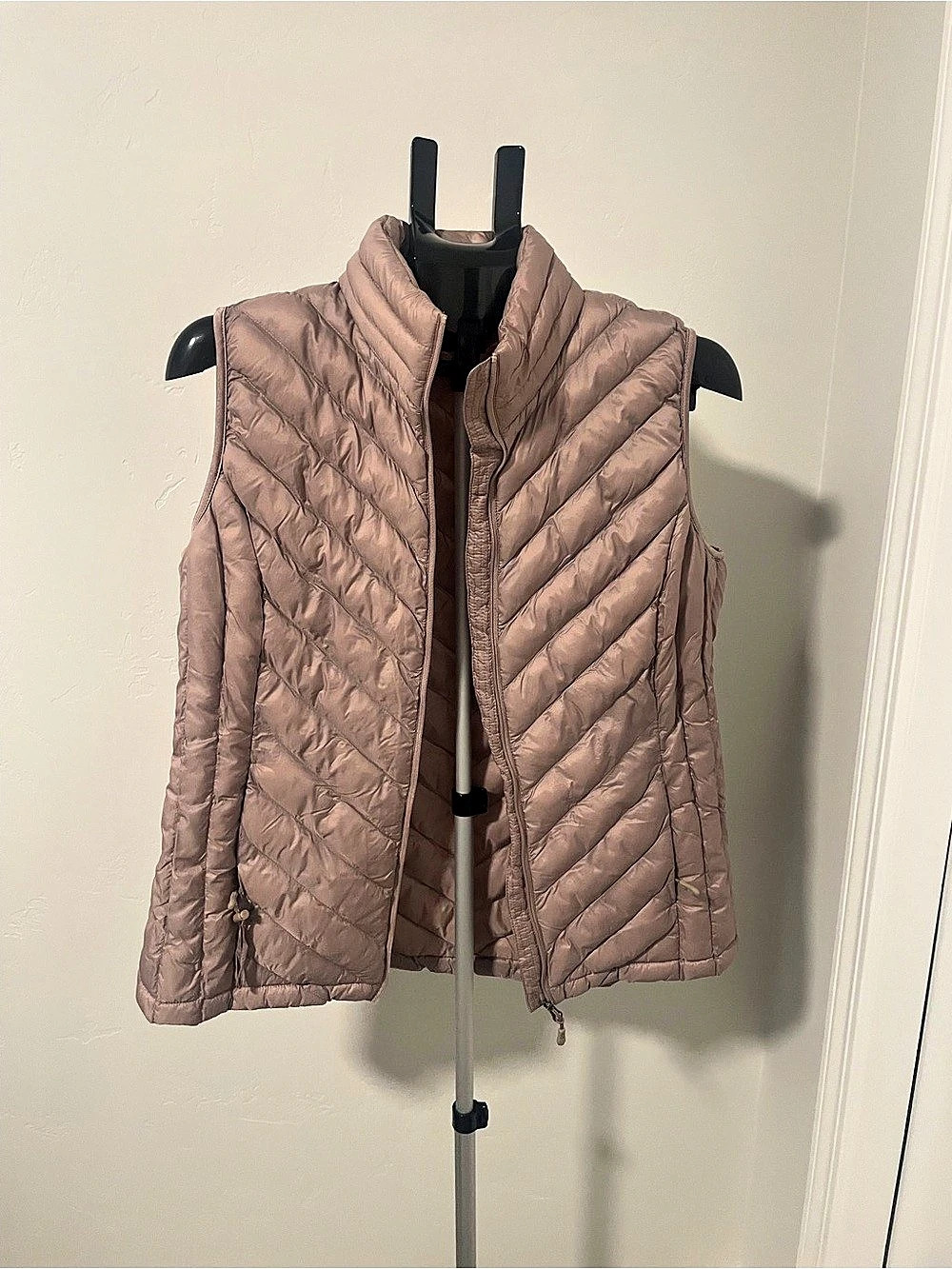32 Degrees Quilted Vest in Pink Size Large Like New